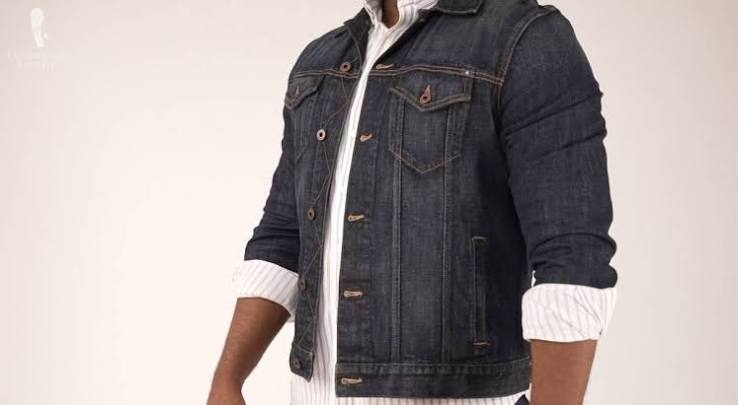 Men's Classic Denim Trucker Jacket – Alternate View